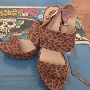 AEROSOLES Brown Leopard Print Wedge Sandals